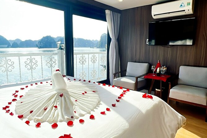 HaLong, LanHa bay 2days and 1 nite Kayak on Vega Legend Cruise. - Kayaking and the water-based part of the trip