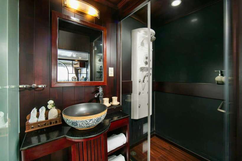 Hanoi: 2-Day Halong Bay Boutique Cruise with Kayaking - Getting from Hanoi to Tuan Chau Harbor
