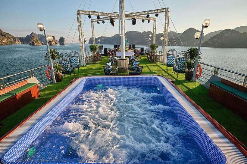 Hanoi: Full-Day Halong Bay 5-star Cruise with Kayak & Buffet - Leaving Hanoi by the high-speed highway