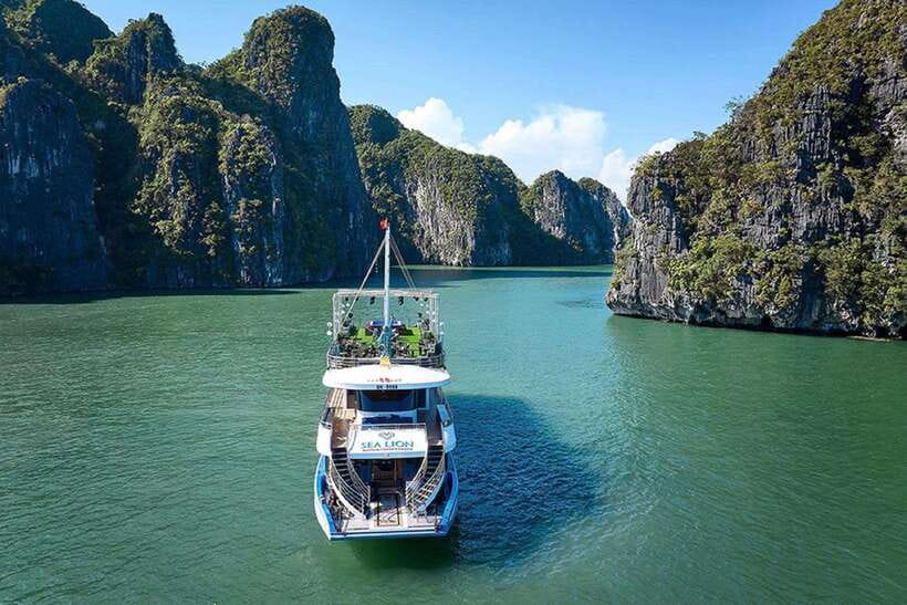 Hanoi: Full-Day Halong Bay 5-star Cruise with Kayak & Buffet - Kayaking at Luon Cave