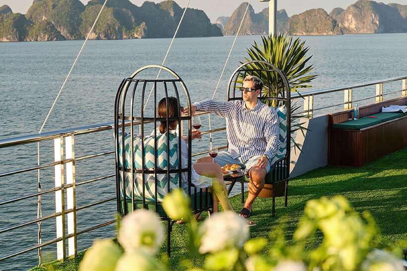 Hanoi: Full-Day Halong Bay 5-star Cruise with Kayak & Buffet - Who will get the most from this cruise?