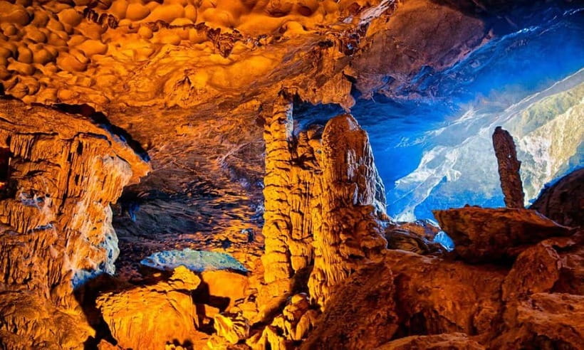 Hanoi-Ha Long 1D: Caves, Islands, Kayak, Lunch & Small Boat - Sung Sot Cave and its huge interior chambers