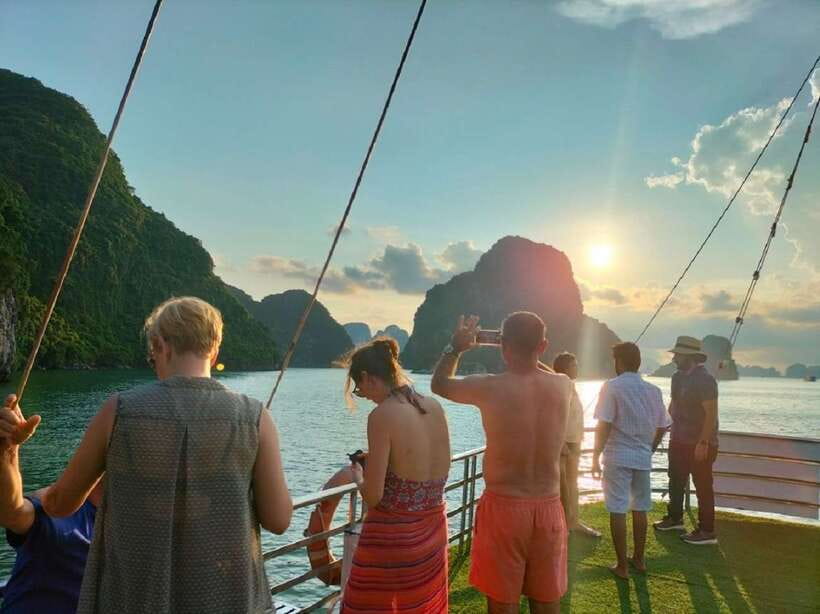 Hanoi: Ha Long Bay Day Cruise - Swimming, Meal, Kayaking - Titop Island for swimming or a short climb