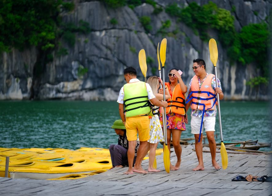 Hanoi: Roundtrip Halong Bay Islands, Caves, Kayaking & Lunch - The long road from Hanoi to Tuan Chau