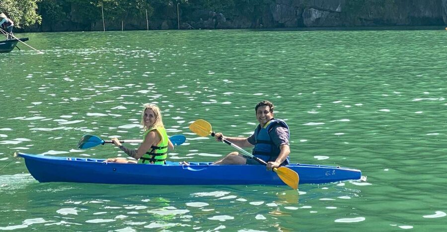 Hanoi: Roundtrip Halong Bay Islands, Caves, Kayaking & Lunch - A seafood lunch while the islands pass by