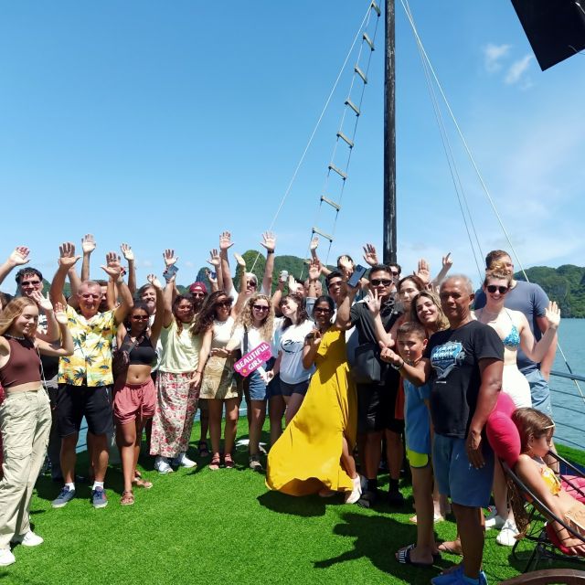 Hanoi: Roundtrip Halong Bay Islands, Caves, Kayaking & Lunch - Luon Cave by kayak or bamboo boat