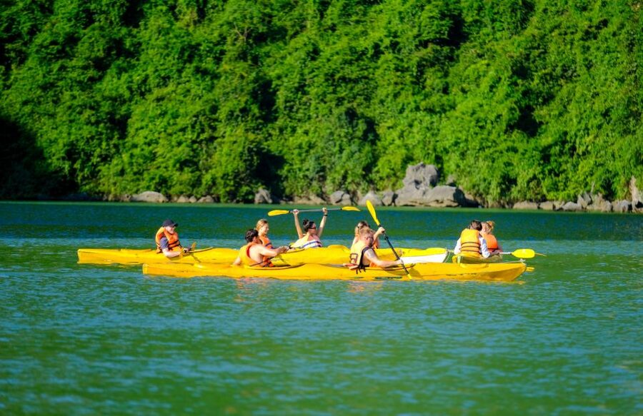 Hanoi: Roundtrip Halong Bay Islands, Caves, Kayaking & Lunch - What the $44 price really covers