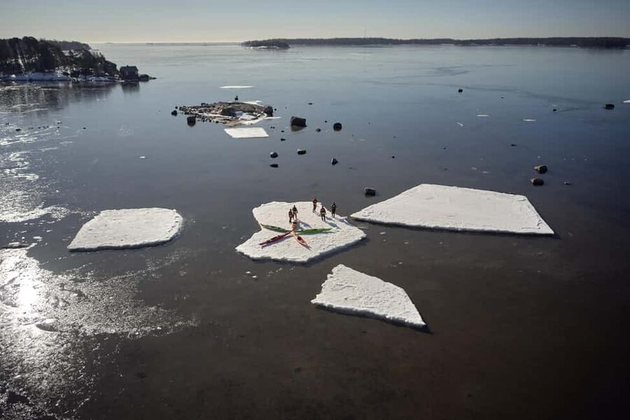 Helsinki: Winter Kayaking in Eastern Helsinki Archipelago - What Keeps You Warm