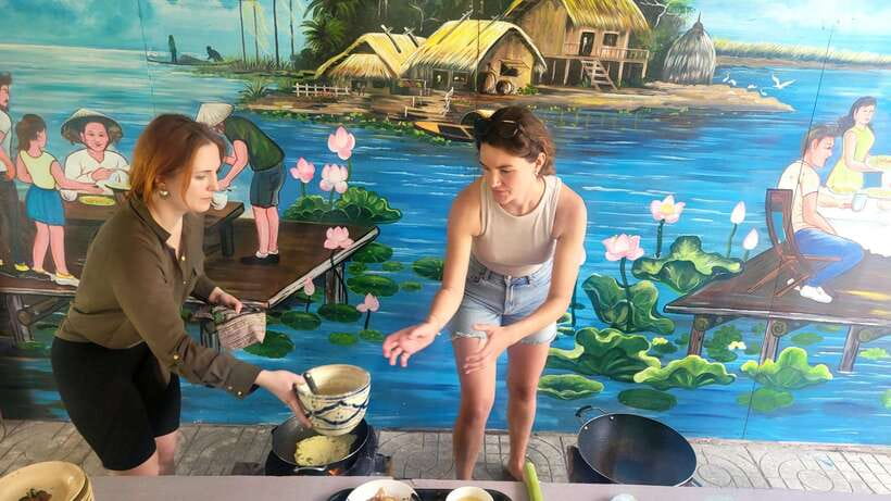 Ho Chi Minh City: 2-Day Bike & Kayak Mekong Delta Tour - Kayaking through the delta waterways