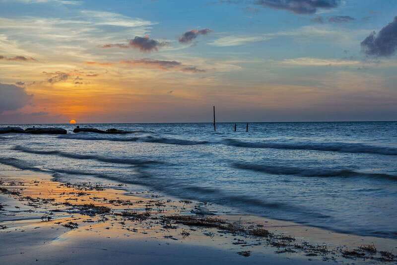 Holbox: Guided Bioluminescence Kayaking Tour - The First 20 Minutes: Paddling Away From Holbox
