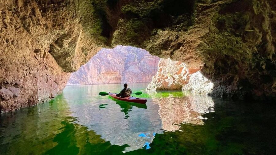 Hoover Dam Kayak Tour & Hike - shuttle from Las Vegas - Lunch, equipment, and what the $199 covers
