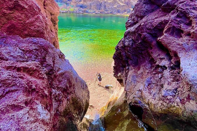 Hoover Dam Kayaking Trip, 6 Hot Springs, 6 Caves, 4 Waterfalls - Rain caves, Emerald Cove, and unusual river stops