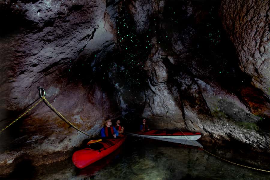 Hot Pools Kayak & Evening Barbecue - A natural hot spring stop on Lake Rotoiti