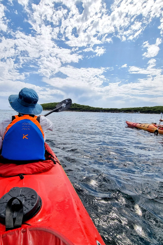 Hvar: Half day kayak tour to Pakleni islands - Key points at a glance