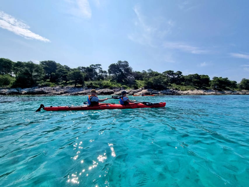 Hvar: Half day kayak tour to Pakleni islands - Exploring coves on the way to Mlini Beach