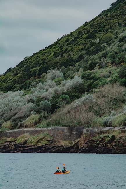 Ilha Terceira: Kayaking - 2 Hours - Starting from Porto das Pipas