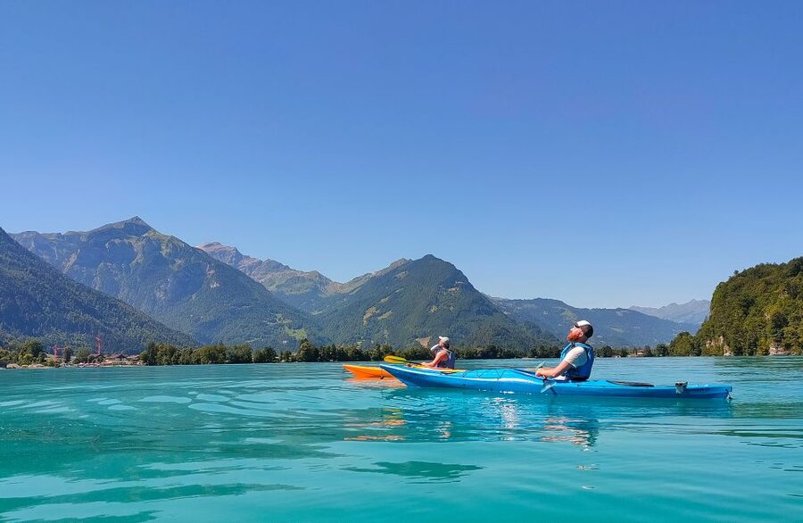 Interlaken: Kayak Tour of the Turquoise Lake Brienz - Guides who make the difference