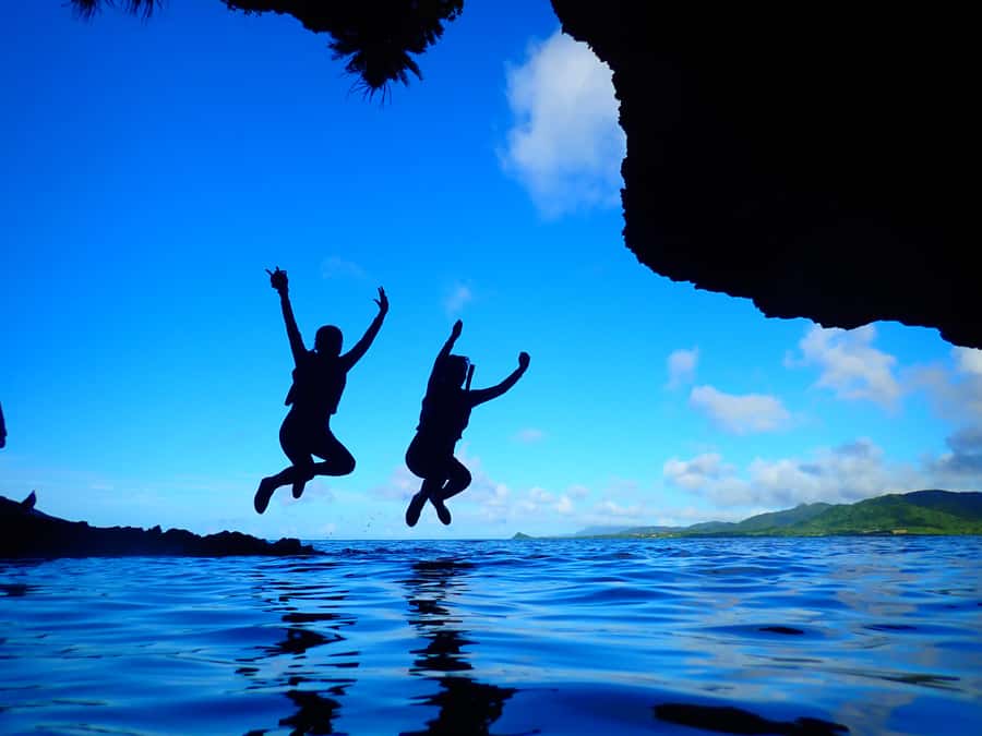 Ishigaki Island: SUP or Canoeing and Snorkeling at Blue Cave - Two sides of Ishigaki in one day