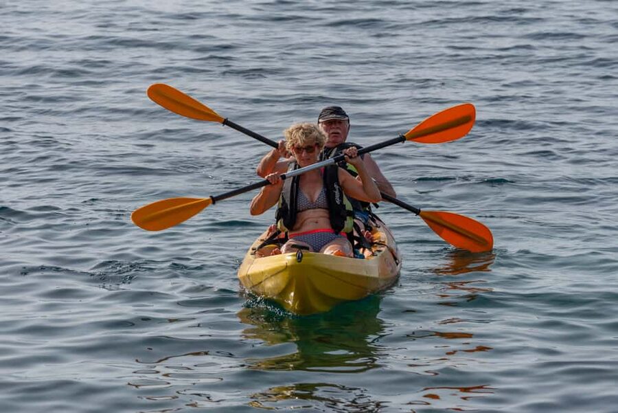 Island Losinj Kayak Tour - Paddling across to Koludarac