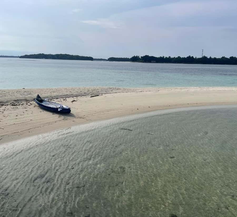 Jakarta: Thousand Island Tour with Canoeing and Snorkeling - What the island day actually feels like