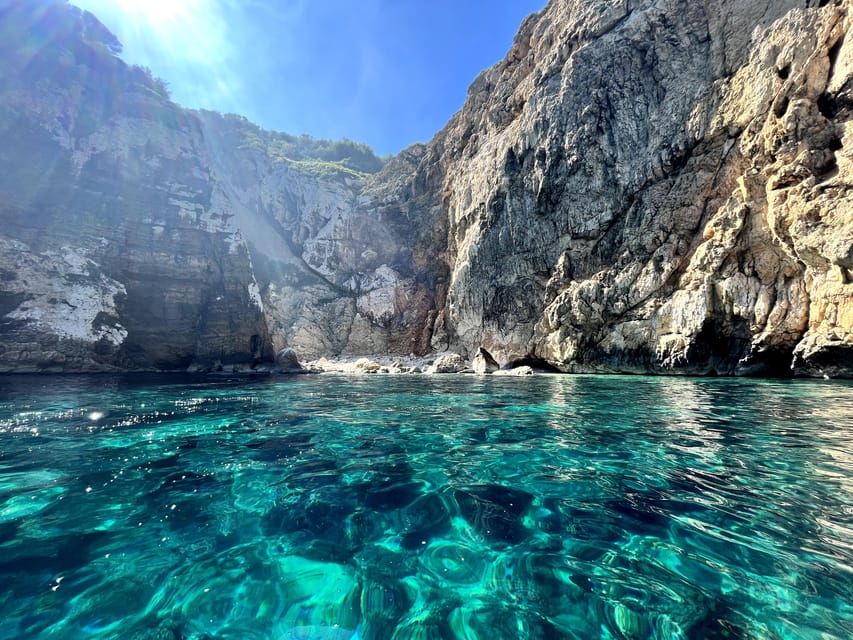 Jávea: Cala Portixol Kayak Tour with Snorkel & Cliff Jumping - Starting at the blue door near Cala Portixol