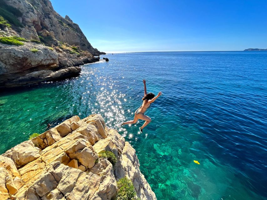 Jávea: Cala Tango and San Antonio Nature Reserve Kayak Tour - What to bring and what you can leave behind