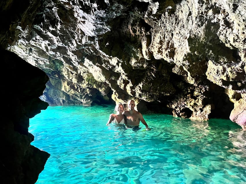 Jávea: Cala Tango and San Antonio Nature Reserve Kayak Tour - Paddling past Cala del Pope