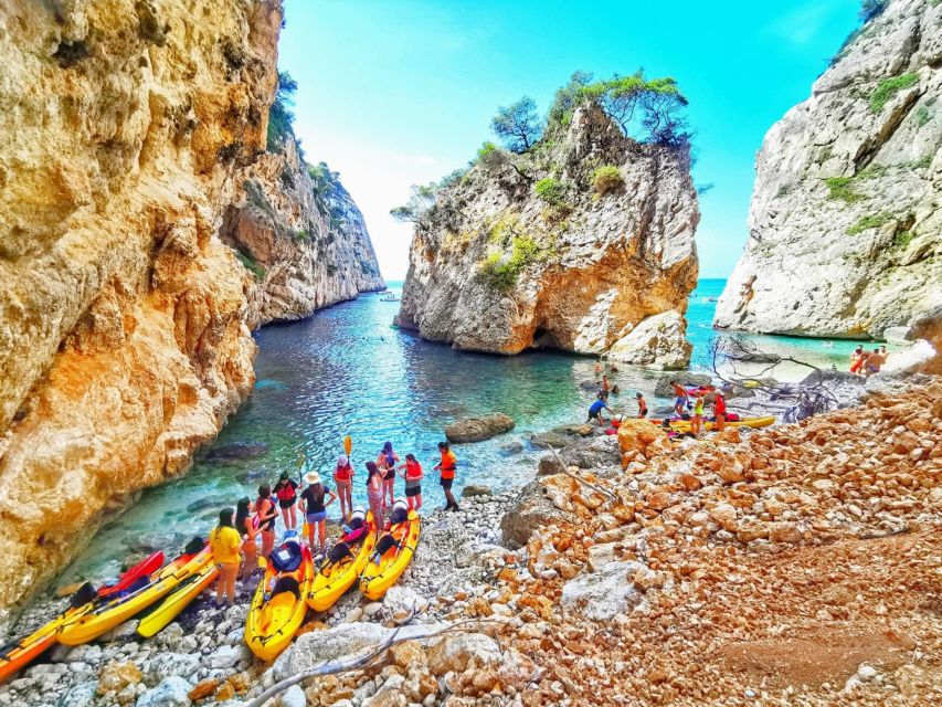 Jávea: Kayak trip to Granadella - Descubridor Island and the view toward Ambolo