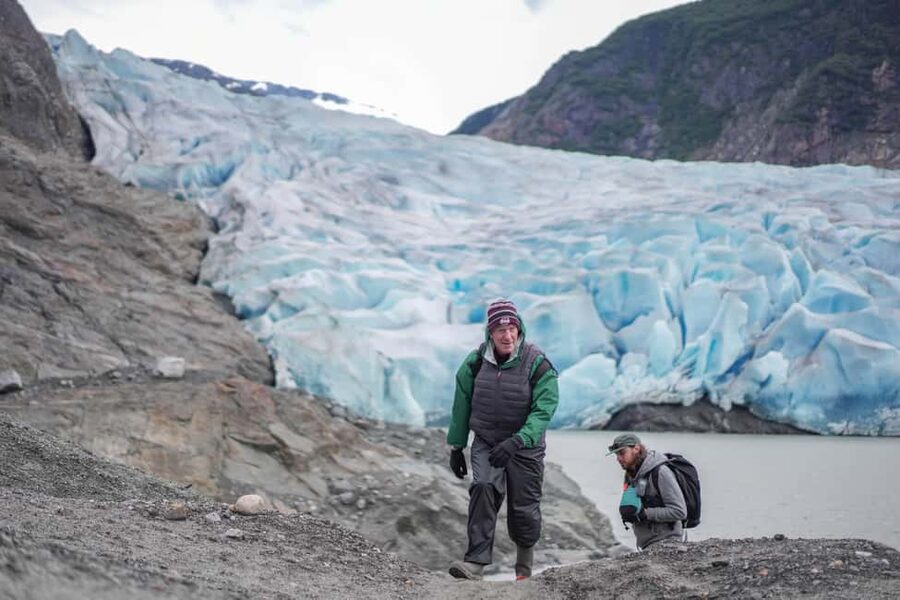 Juneau: Mendenhall Glacier Canoe Paddle and Hike - Fitness, clothing, and safety concerns