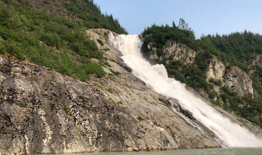 Juneau: Mendenhall Lake Canoe Tour - What the guide adds to the view