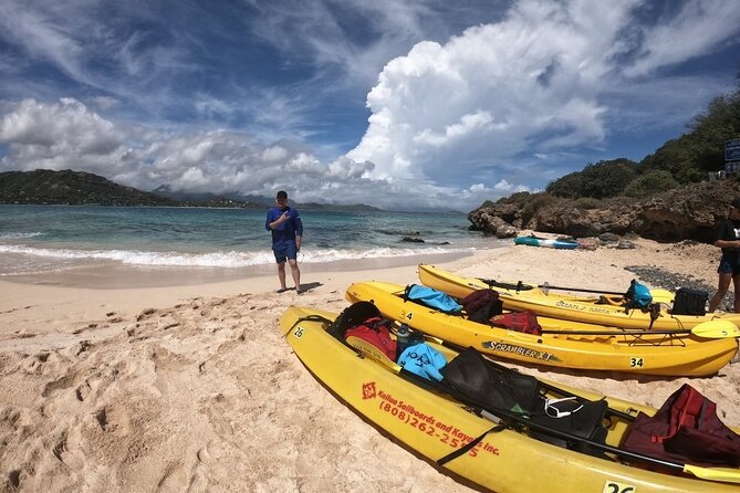 Kailua Twin Islands Guided Kayak Tour, Oahu - A quiet island beach and Queen’s Bath