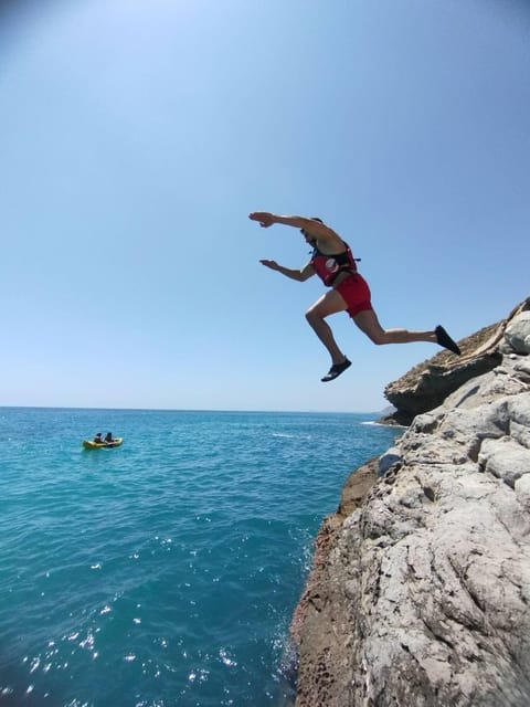Kayak de Villajoyosa a Benidorm, El Aguilo - Cala Erizos, the main stop for water activities
