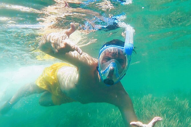 Kayak excursion to Cova dels Coloms from Platja Mascarat - Paddling out from Playa del Mascarat