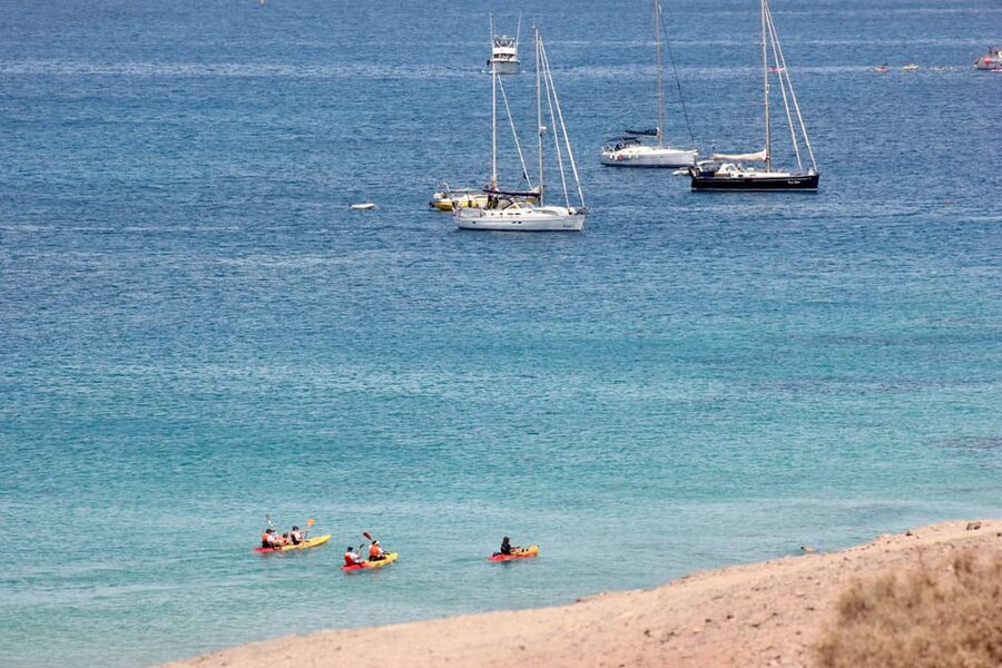 Kayak Experience in Playa Blanca - Returning with help if your arms are tired