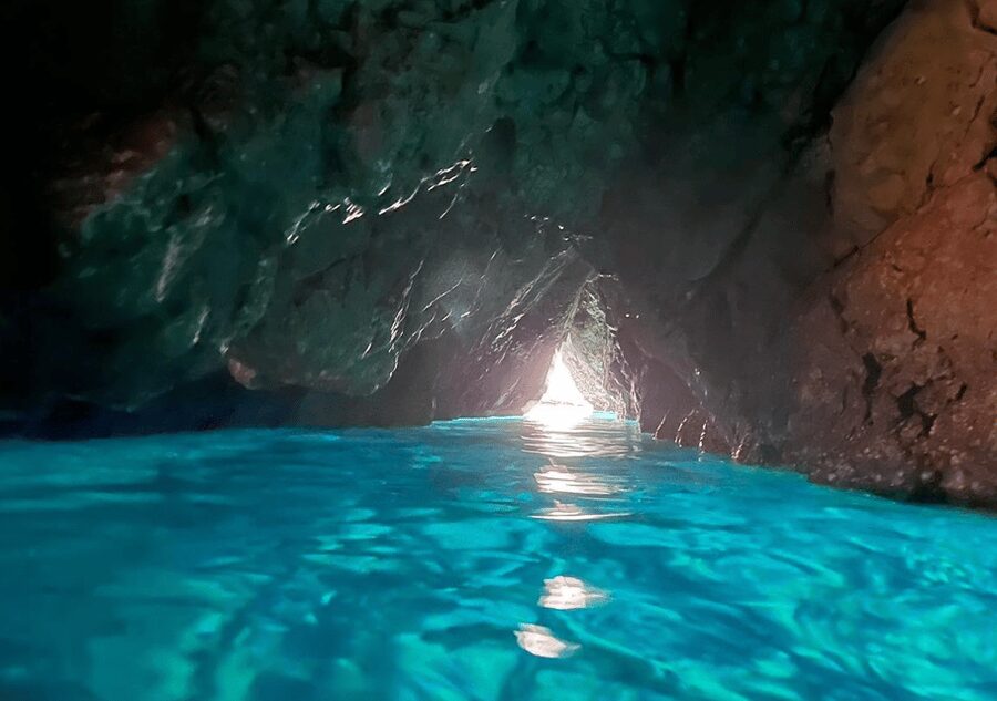 kayak route in granadella javea cave llop marí,cala en caló - Cala en Caló and the blue-water tunnels