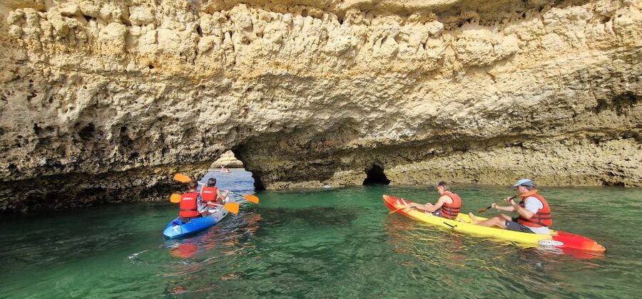 Kayak tour Albufeira. - A quiet beach break in the middle of the outing