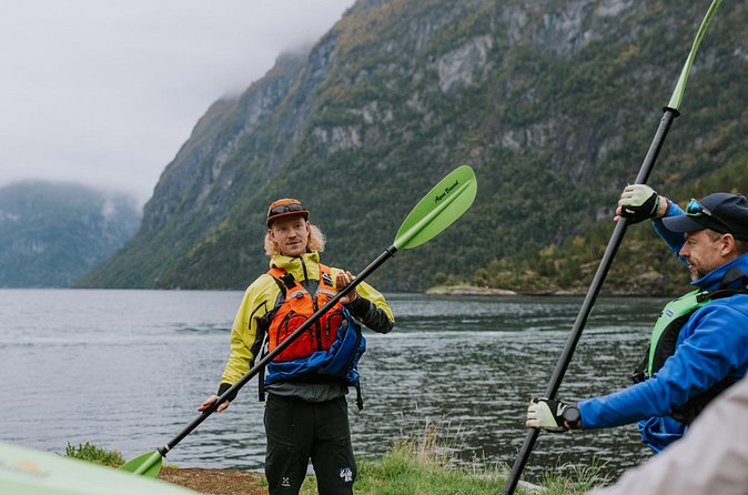 Kayak Tour with Waterfall Views in Geiranger - Physical Effort, Safety, and Comfort