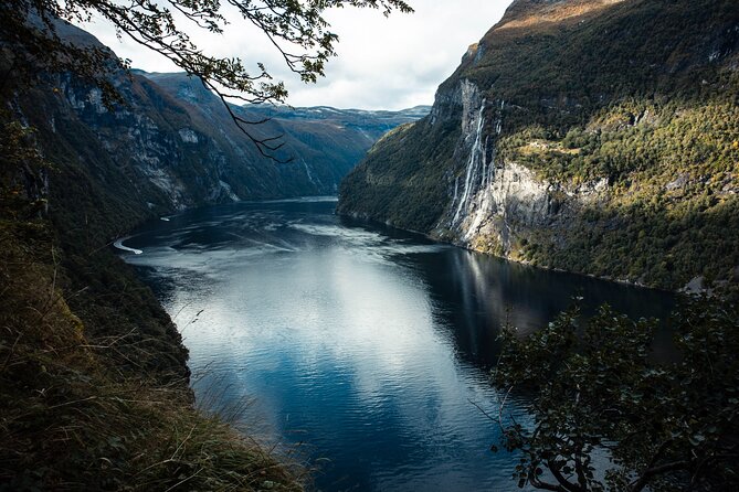 Kayak Tour with Waterfall Views in Geiranger - Paddling Toward Seven Sisters Waterfall
