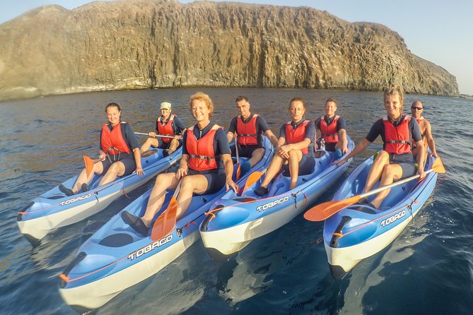 Kayaking and snorkeling - Paddling out from La Jajita