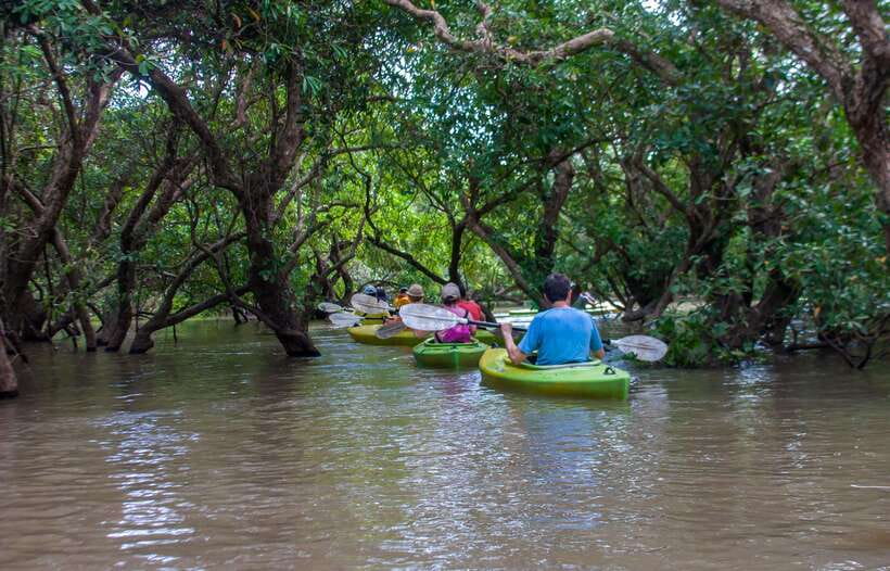 Kayaking & Floating Village in Siem Reap - The first boat ride through the canals