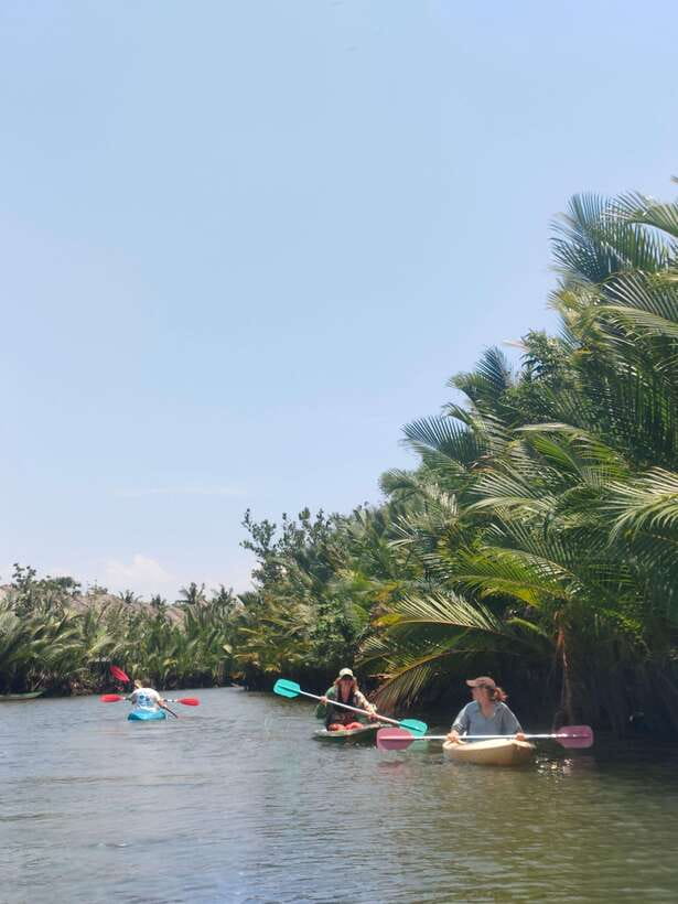 Kayaking tour around green cathedral - Why the $25 price is fair