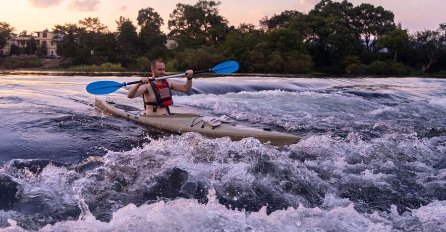 Kayaking tour with Local Guide( dry suit for winter) - Two hours on the Li River