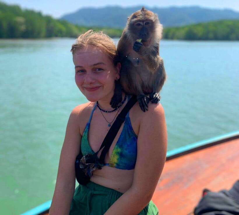 Ko Lanta: Kayak and Long-Tail Boat Nature and Wildlife Tour - Kayaking around Koh Talabeng