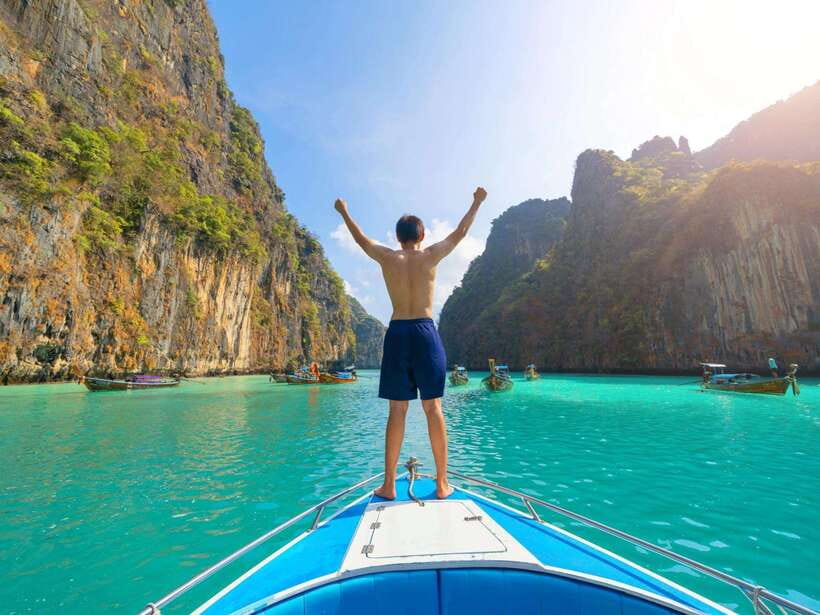 Ko Lanta: Kayak and Long-Tail Boat Nature and Wildlife Tour - What the guide and group format mean