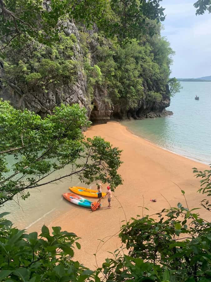 Ko Lanta: Sea Cave Kayaking Adventure Mangrove with Lunch - Lunch at the mangrove seafood restaurant