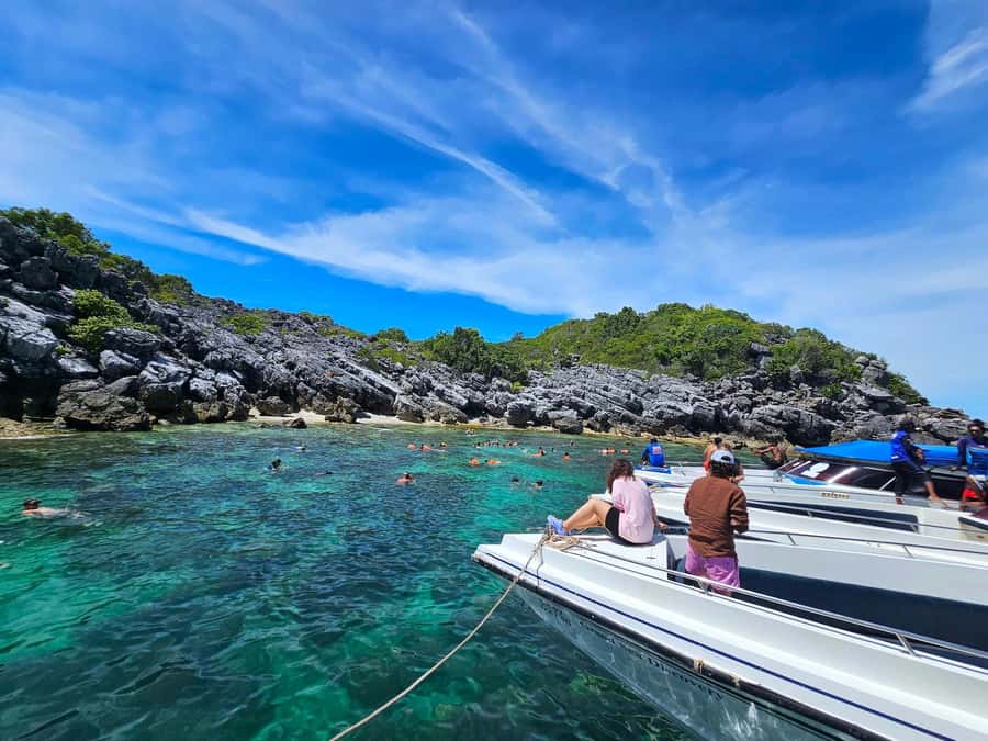 Koh Pha Ngan: Day Tour Ang Thong with Kayak, Snorkel & Lunch - What the guides and crew add