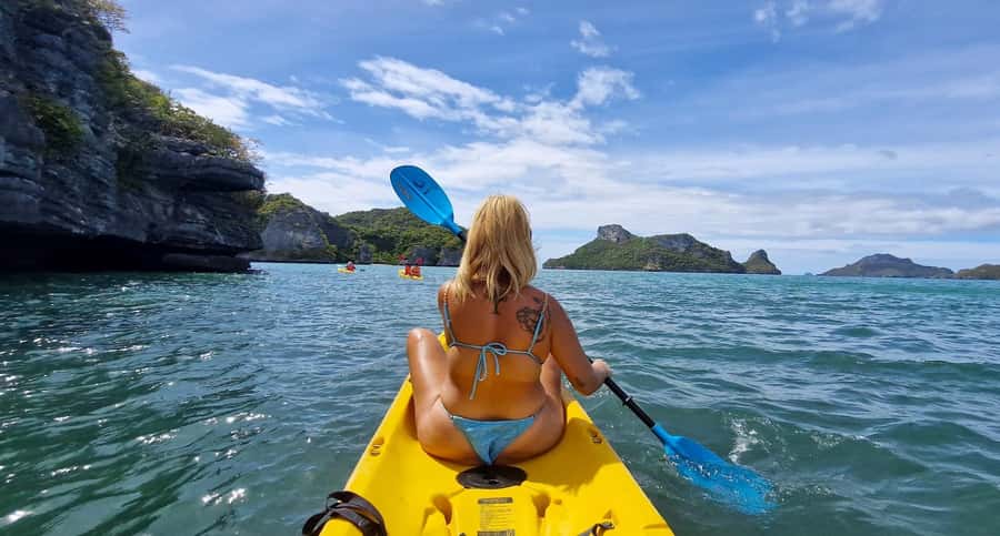 Koh Pha Ngan: Day Tour Ang Thong with Kayak, Snorkel & Lunch - Morning pickup, toast, and the ride to Ang Thong