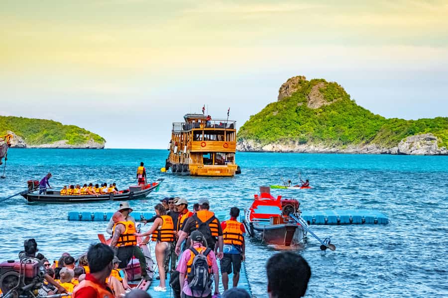 Koh Samui: Mu Ko Ang Thong Park Cruise with Kayaking Option - Koh Sam Sao and the sea arch photo stop