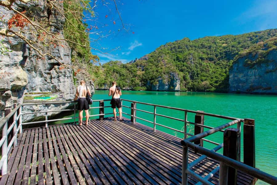 Koh Samui Premium Ang Thong Kayaking & Snorkeling with Lunch - Climbing above Talay Nai at Emerald Lake