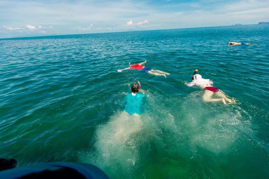 Koh Samui Premium Ang Thong Kayaking & Snorkeling with Lunch - Lunch and the short kayak session